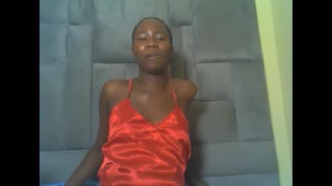 Snapshot of cuteebony16 chatting on 1, 6, 2026 tawi online show from 1, 6, 2026