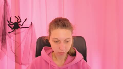 Elli online show from 4, 11, 2025