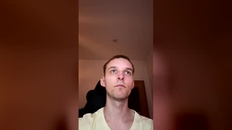 cuteguyy2001 online show from 16, 4, 2026