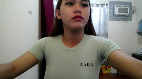 Snapshot of cutepinay143 chatting on 8, 7, 2026 isabel online show from 8, 7, 2026