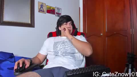 Snapshot of cuteznowyy chatting on 6, 2, 2025 Ask me online show from 6, 2, 2025