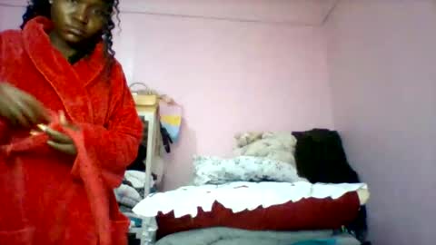 Snapshot of cutezola chatting on 12, 9, 2025 cutezola online show from 12, 9, 2025