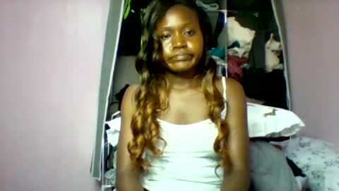 Snapshot of cutezola chatting on 13, 10, 2025 cutezola online show from 13, 10, 2025