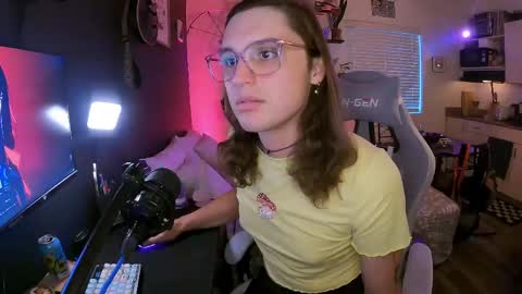 cutiepiescarlett online show from 22, 5, 2026