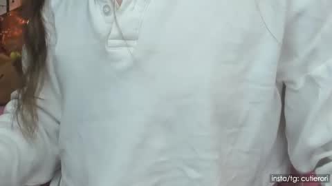 Rori  Instagram cutierori  online show from 16, 12, 2024