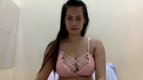 CutieTrina online show from 4, 1, 2025