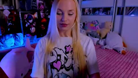 Snapshot of cuttie_ponyy chatting on 19, 3, 2026 Nora online show from 19, 3, 2026