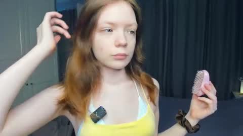 Snapshot of cuty_petite chatting on 6, 7, 2026 Anne online show from 6, 7, 2026