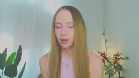 Snapshot of cuute_angell chatting on 12, 7, 2026 Virginia See you on Sunday online show from 12, 7, 2026
