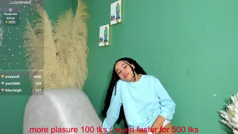 Snapshot of cyanide_candys chatting on 17, 12, 2024 Mood Candy. MY TEAM Sammy Chloe Surthy and Litzy online show from 17, 12, 2024