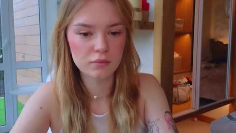 Im Emi streaming with my friend Reyna today online show from 27, 3, 2026