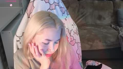 Snapshot of cybersmiling chatting on 30, 11, 2025 Jane online show from 30, 11, 2025