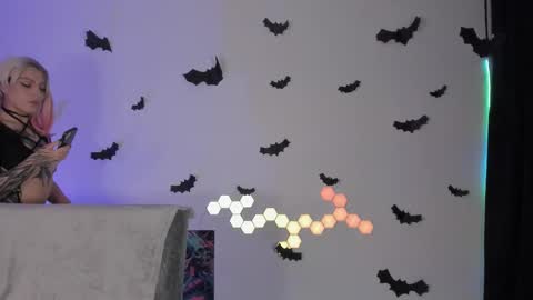  cyber zoe   online show from 22, 10, 2025