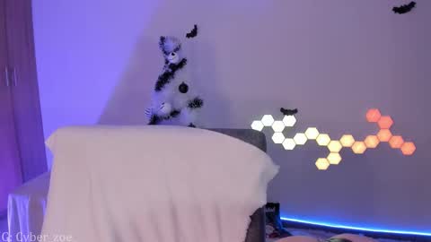  cyber zoe   online show from 2, 12, 2025