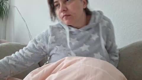 Snapshot of cyndee_winter chatting on 4, 10, 2025 Cyndee Winter online show from 4, 10, 2025