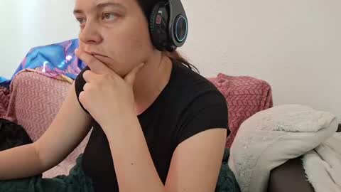 Cyndee Winter online show from 9, 6, 2026