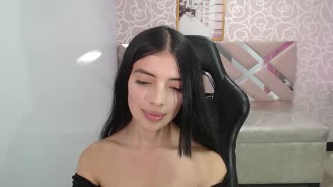 CINTIA ARAUJO online show from 18, 10, 2025