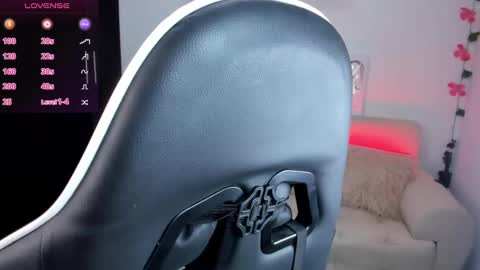 Snapshot of daahanna_ chatting on 2, 10, 2025 Ailyn online show from 2, 10, 2025