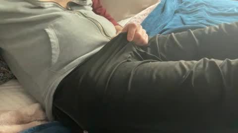 daddnextdoor online show from 19, 4, 2026