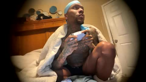 sexy tatted king bbc online show from 18, 3, 2026