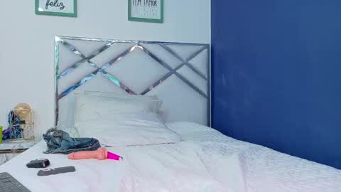 Snapshot of daddysneakinme chatting on 15, 2, 2025 Anny online show from 15, 2, 2025