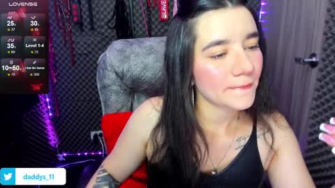 Snapshot of daddyspetite_ chatting on 5, 3, 2025 Lili online show from 5, 3, 2025