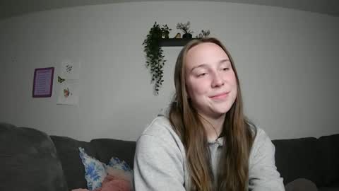 Snapshot of daddysssgoodgirl chatting on 18, 5, 2026 daddys good girl online show from 18, 5, 2026