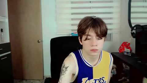 Snapshot of dae_lune chatting on 6, 2, 2026 dae_lune online show from 6, 2, 2026