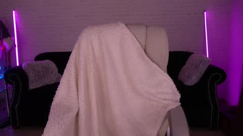 daenerys_daen online show from 6, 1, 2025