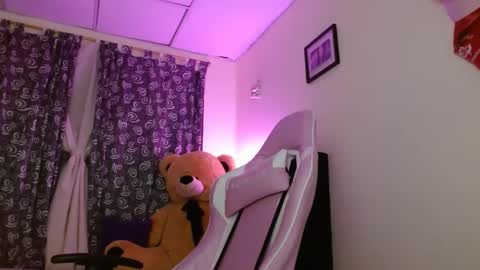 Snapshot of dafne_hot77 chatting on 4, 10, 2025 dafne_hot77 online show from 4, 10, 2025