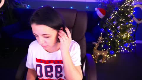 Snapshot of dafni_mon chatting on 31, 12, 2024 Dafni Mon online show from 31, 12, 2024
