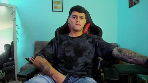 Snapshot of dage_19 chatting on 31, 12, 2024 my name is Jhon and I live in colombia online show from 31, 12, 2024