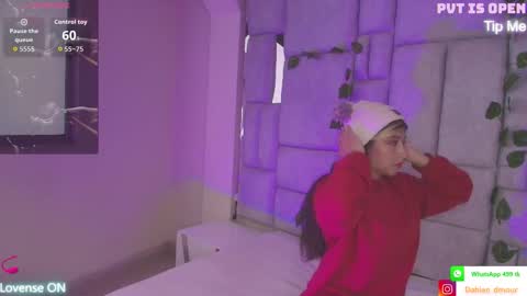 Dahiana  online show from 14, 11, 2025