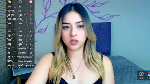 Snapshot of dahliamoore chatting on 17, 12, 2024 Dahlia online show from 17, 12, 2024