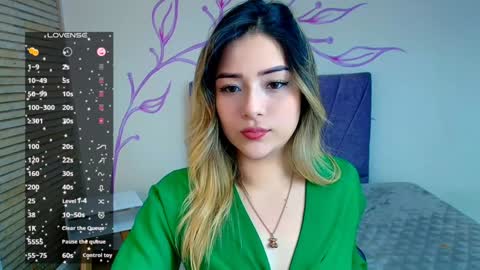 Snapshot of dahliamoore chatting on 19, 12, 2024 Dahlia online show from 19, 12, 2024