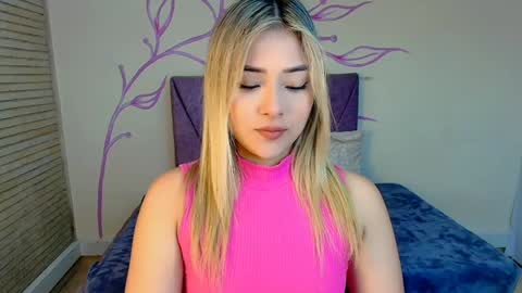 Snapshot of dahliamoore chatting on 5, 1, 2025 Dahlia online show from 5, 1, 2025