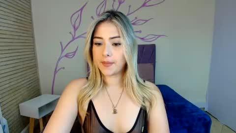 Snapshot of dahliamoore chatting on 10, 1, 2025 Dahlia online show from 10, 1, 2025