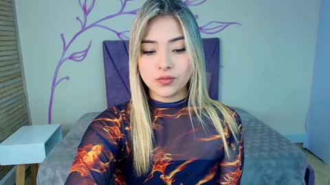 Snapshot of dahliamoore chatting on 3, 2, 2025 Dahlia online show from 3, 2, 2025