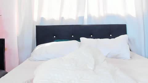 Daila Smith  online show from 12, 12, 2024