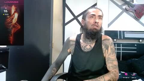 Snapshot of daimon_rock01 chatting on 11, 11, 2025 felipe online show from 11, 11, 2025