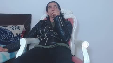 Daniel y Camilo online show from 7, 3, 2025