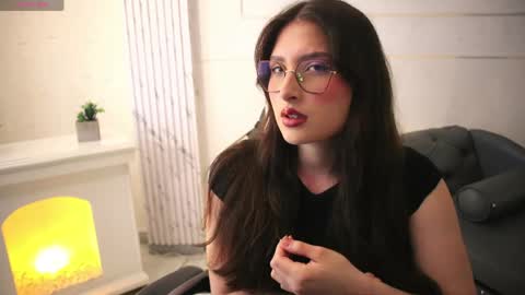 Lauren            online show from 16, 4, 2026