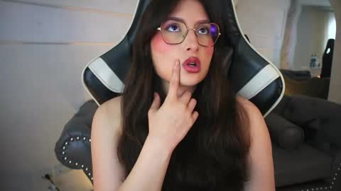 Lauren            online show from 17, 4, 2026