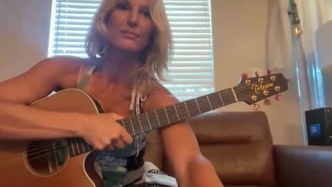 Snapshot of daisy9kat chatting on 22, 10, 2025 Daisy137 online show from 22, 10, 2025