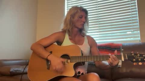 Snapshot of daisy9kat chatting on 26, 10, 2025 Daisy137 online show from 26, 10, 2025