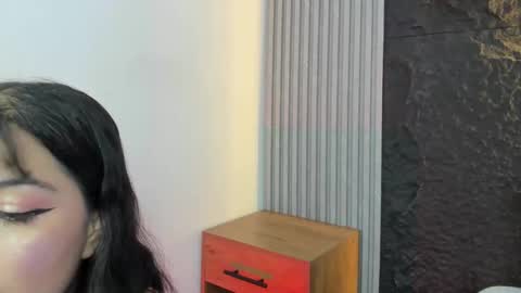 daisy_girll online show from 12, 9, 2025