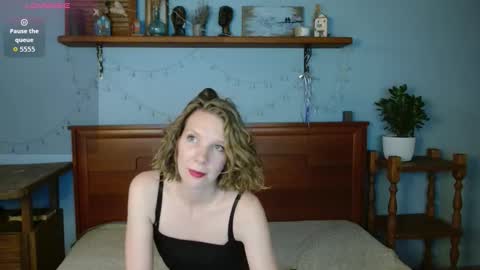 daisy_lovely online show from 8, 10, 2025