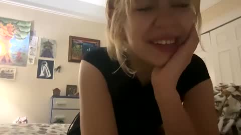 Snapshot of daisybaby699 chatting on 12, 1, 2025 DaisyB3 online show from 12, 1, 2025