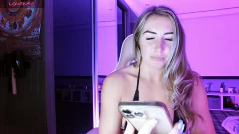 Snapshot of daisydeliciousxx chatting on 11, 12, 2024 DaisyDeliciousxx online show from 11, 12, 2024