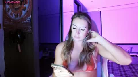 Snapshot of daisydeliciousxx chatting on 19, 12, 2024 DaisyDeliciousxx online show from 19, 12, 2024
